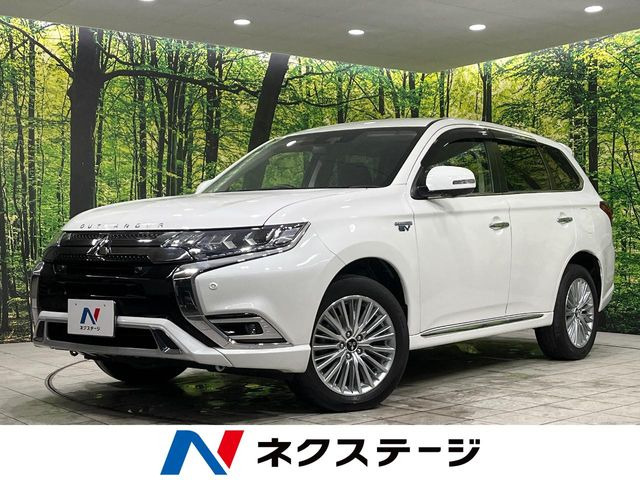 アウトランダーPHEV2.4 G プラスパッケージ 4WD
