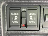 【両側パワースライドドア】スマートキーや運転席のスイッチで後席両側スライドドアの開閉が可能♪電動だから力を入れてドアを開ける必要が無く、小さなお子様でも簡単に開け閉めでき快適です♪