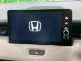 【メーカー純正ナビ】インテリアに溶け込むスタイリッシュな「専用設計」メーカーナビを装備♪視認性や操作性など基本性能にも優れ、より上質なカーライフをお楽しみいただけます。