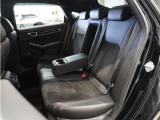 【セカンドシート】ゆったり快適に座っていただけますので、楽しくドライブに参加できます。