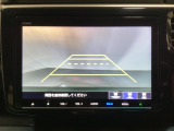 バックでの車庫入れも安心です! リアカメラが付いているバックモニター付のナビを装備しております。操作線もついており距離感も画面から確認できます。