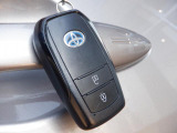 キーをポケットに入れたままでもエンジンON/OFF、ドア施錠/開錠可能♪便利なスマートキー