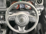 ステアリングも使用感が少なく、きれいな状態となっております♪