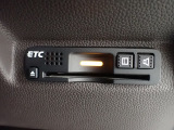 デザインスッキリのビルトイン『ETC』!高速道路の特典はもちろん、キャッシュレスなので料金所では徐行するだけで通過可能です!