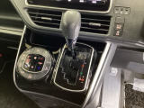 発進時から滑らかに加速する無段階変速のCVTはストップ&ゴーの多い街の中も快適です