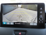 リアワイドカメラシステム!従来の視野に加えて、後方側方を約180&deg;まで見えるワイドビューと、後方を真上から見たような視野で駐車時などに便利なトップダウンビューの3つの視野があります!