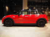 気になる車両へのご質問も大歓迎です。お気軽にMINI 一宮 0078-6002-369993 (無料)までご連絡ください!
