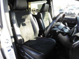 【内装】エスクァイアの車内です♪もちろん、フロアマットもついてますよ〜!