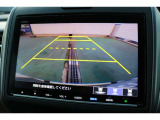 バックカメラを搭載しておりガイドラインも表示されますので車庫入れも安心ですね♪