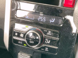■温度設定をしておけばいつでも快適な車内温度を維持できるオートエアコン!
