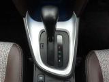 フロアシフトのCVTオートマチック車です。