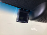 ドライブレコーダーが前方の監視をしてくれます。衝突や急ブレーキなどを感知した場合に、記録された動画が万が一の際に直前の状況を把握する手助けとなります。