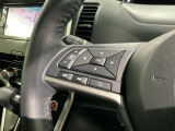 ステアリングにオーディオ操作スイッチが付いています。オーディオ画面に直接タッチしなくても操作が出来ますので、運転に集中できます。