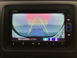 バックでの車庫入れも安心です! リアカメラが付いているバックモニター付のナビを装備しております。操作線もついており距離感も画面から確認できます。