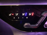 運転席・助手席に【シートヒーター】を装備。