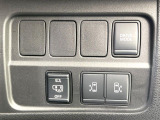 【両側パワースライドドア】スマートキーや運転席のスイッチで後席両側スライドドアの開閉が可能♪電動だから力を入れてドアを開ける必要が無く、小さなお子様でも簡単に開け閉めでき快適です♪