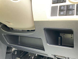 ステアリング下収納