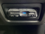 ハンドルの右下にETCがついています。高速道路の料金所の通過も楽々です!。 カードの取り出しもしやすい場所についています。