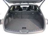 広々としたラゲージスペースを備えています。大きなものや長さのある荷物もしっかりと積み込めます。