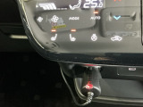 運転席/助手席シートヒーターで寒い日もすぐに温かくなり快適に過ごせます