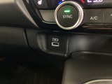 2.5アンペア急速USBチャージャー搭載。スマートフォンなどの充電にとっても便利です