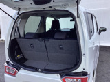 コンパクトボディーなのに、荷室はこんなに広々!たくさん荷物が積めますよ。