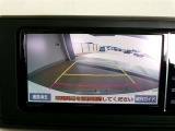 バックガイドモニターで、後方を確認しながら安心して駐車することができます。運転初心者も熟練者も必須の機能ですよ!
