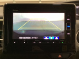 バックでの車庫入れも安心です! リアカメラが付いているバックモニター付のナビを装備しております。操作線もついており距離感も画面から確認できます。