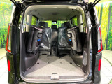 後席を格納すると、これだけの広さが!シーンに合わせたシートアレンジで、大きな荷物も積むことが出来ます♪