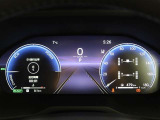 とっても見やすいメーターです。夜間時はラグジュアリーな気分にさせてくれる照明が魅力ですので、夜のドライブも楽しみになりますよ♪