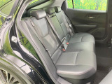 後部座席も気になる運転席シート廻りは使用感も少なく、良好な状態となっています。前オーナー様が丁寧に使っていたことがよくわかりますね。ようなキズ・汚れやへたり等、大きなダメージはなく、良好な状態です。