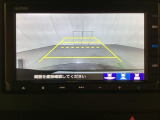 バックでの車庫入れも安心です! リアカメラが付いているバックモニター付のナビを装備しております。操作線もついており距離感も画面から確認できます。