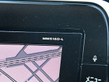 日産純正ナビゲーション9インチ大画面のMM516D-Lが付いています。