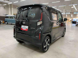 ☆オススメ☆愛車のボディを小キズや色褪せから守ってくれるボディコーティング施工を承っております!!スマートフォンのケースカバーと一緒で、ボディをきれいに守ります♪