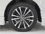 アルミホイール装着車です!これで足元まわりもおしゃれにきまります!