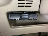 ハンドルの左下にETCがついています。高速道路の料金所の通過も楽々です。 カードの取り出しもしやすい場所についています。