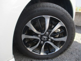 アルミホイールを装備しております。