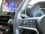 ナビの音量など車両情報を手元で操作できるハンドルスイッチ付き。