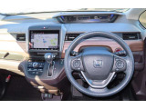 【Honda SENSING】 ホンダ独自の安全運転支援システムです。ミリ波レーダーと単眼カメラという2種類のセンサーを駆使し先進の技術で安全運転を支援してくれる心強い装備です!!