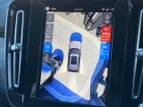 ◆360&deg;ビューカメラ『車載のカメラを駆使し、車を真上から見下ろしている映像に変換、センターディスプレイに表示させ、安全な駐車をサポート。縦列駐車や狭い場所への駐車に大きく役立ちます。』