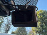 今では必需品のドライブレコーダーを装備しています。万が一の瞬間の映像をSDカードに保存しておくことができるので、安心してドライブできます。