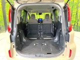後席を格納すると、これだけの広さが!シーンに合わせたシートアレンジで、大きな荷物も積むことが出来ます♪