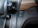 【Honda SENSING】 ホンダ独自の安全運転支援システムです。ミリ波レーダーと単眼カメラという2種類のセンサーを駆使し先進の技術で安全運転を支援してくれる心強い装備です!!