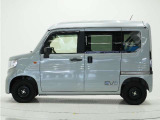 EVは車外に聞こえる音も、屋内や地下に乗り入れても気にならないくらい静かです。早朝や夜間でも、走行音と停車中の音を心配する必要はなく、運転する人の気持ちを軽くします。
