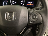 ハンドルにHondaセンシング系のクルーズコントロールやレーンキープアシストなどのスイッチが装備されています。ハンドルから手を離さず安全に操作できます。