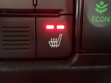 寒い冬でも暖かポカポカのシートヒーターが装備されています。