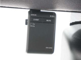 ◆ドライブレコーダー◆映像・音声などを記録する自動車用の装置です。 もしもの事故の際の記録はもちろん、旅行の際の思い出としてドライブの映像を楽しむことができます。