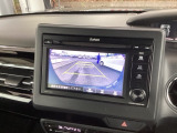 バックも安心のバックカメラ付いています。バックカメラがあると、いつでも安全にバックできますね。死角も減ります。
