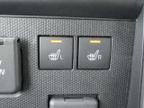 【運転席/助手席シートヒーター】シートの座面と背面を暖めるシートヒーター。冬の寒い日や、寒冷地でのドライブで活躍します。