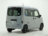 ◆両側スライドドア◆狭い駐車場でも乗り降りが楽々♪お子様が隣の車にドアを当ててしまう心配もございません!小さなお子様連れの方もこれで安心。